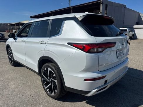 Used 2024 Mitsubishi Outlander SE AWD/4WD image 7