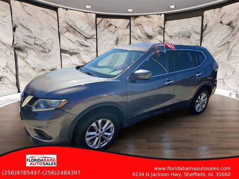 Used 2016 Nissan Rogue SV image 2