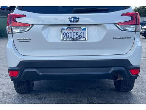 Used 2023 Subaru Forester Premium image 14