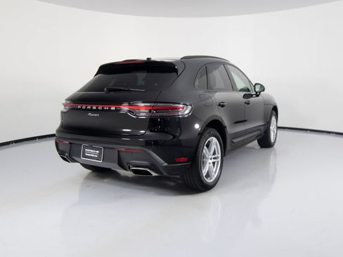 Certified 2026 Porsche Macan AWD/4WD image 10