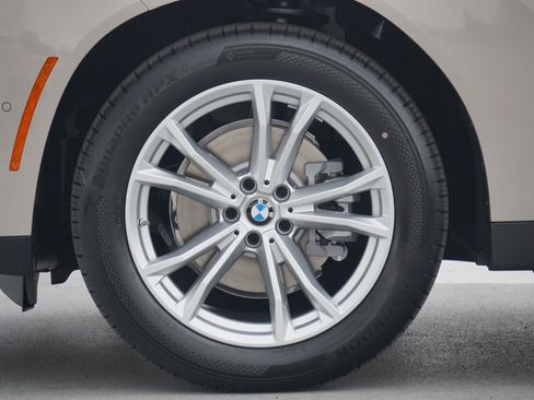 Used 2025 BMW X3 xDrive30i w/ Premium Package image 5