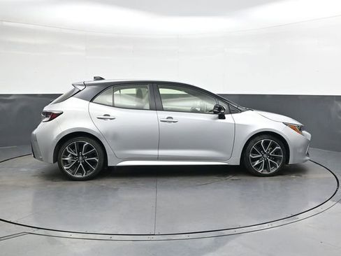 Used 2021 Toyota Corolla XSE image 3