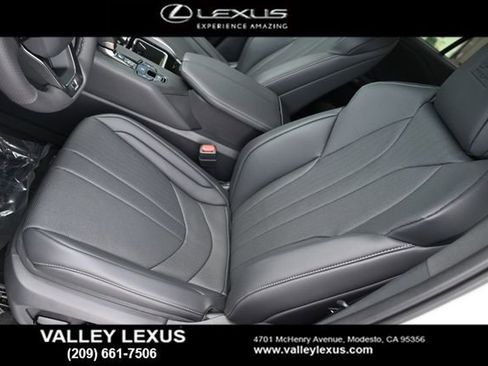 New 2026 Lexus TX 500h AWD image 10