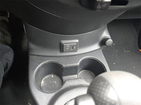 Used 2019 Nissan Versa S Plus image 17