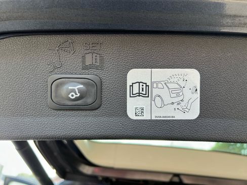 Used 2017 Ford Escape Titanium FWD image 34