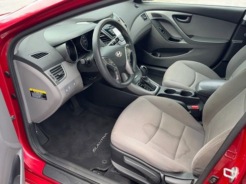 Used 2015 Hyundai Elantra SE w/ Option Group 02 FWD image 12