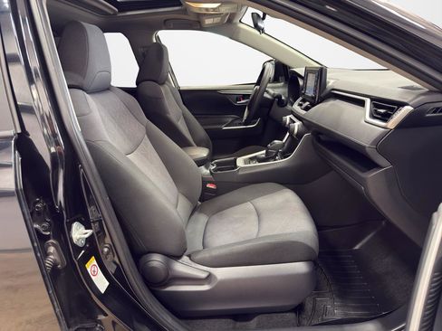Used 2019 Toyota RAV4 XLE image 27