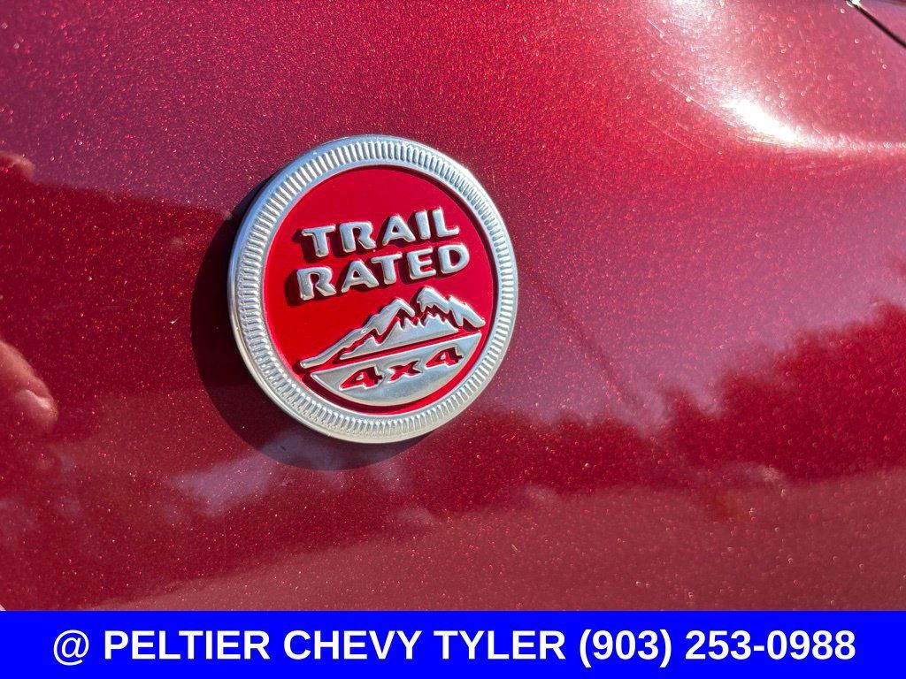Used 2019 Jeep Cherokee Trailhawk w/ Cold Weather Group AWD/4WD image 9