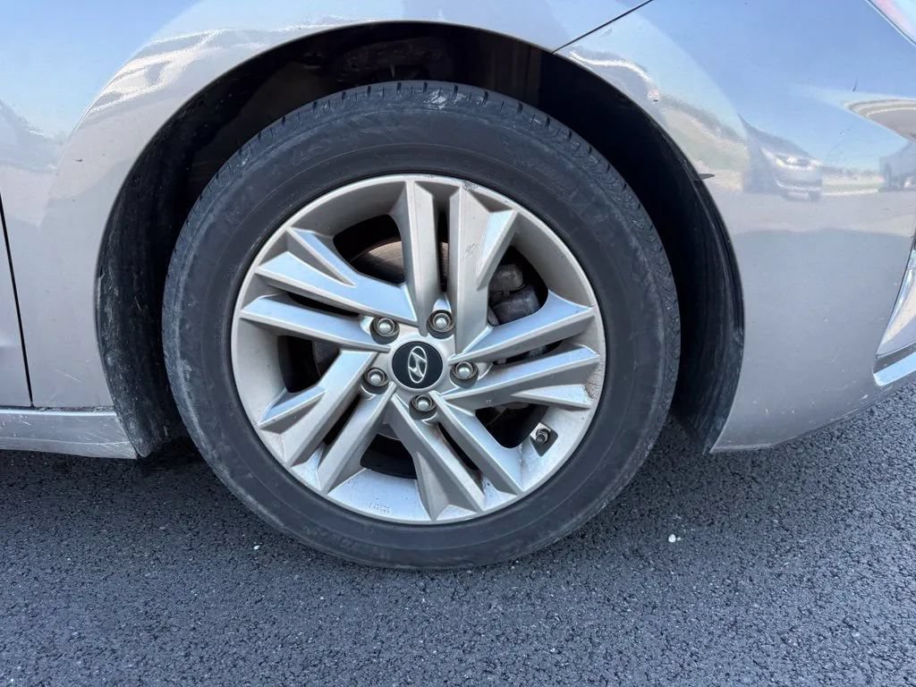 Used 2020 Hyundai Elantra SEL FWD image 10