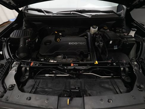 Used 2022 GMC Terrain SLE w/ Driver Convenience Package image 3