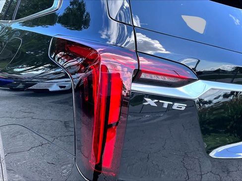 Used 2023 Cadillac XT6 Premium Luxury w/ Technology Package AWD/4WD image 29