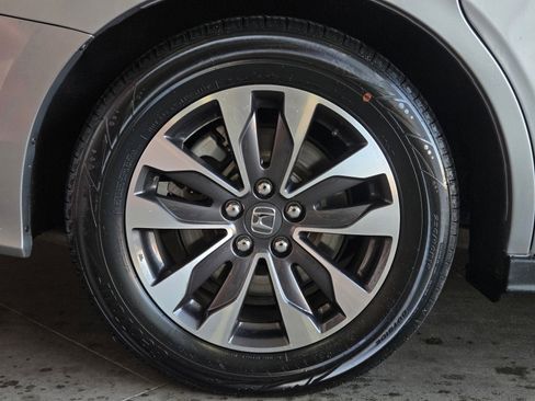 Used 2024 Honda Odyssey EX-L image 5