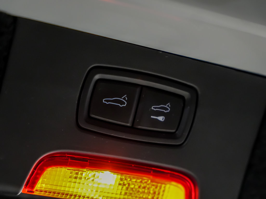 Used 2018 Porsche Cayenne AWD/4WD image 14