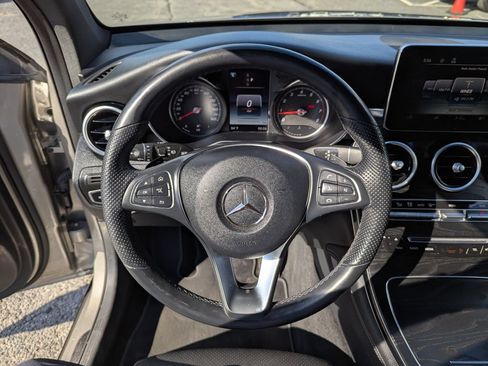 Used 2019 Mercedes-Benz GLC 300 4MATIC image 16