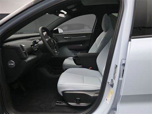 New 2025 Volvo EX30 Ultra w/ Climate Package image 17