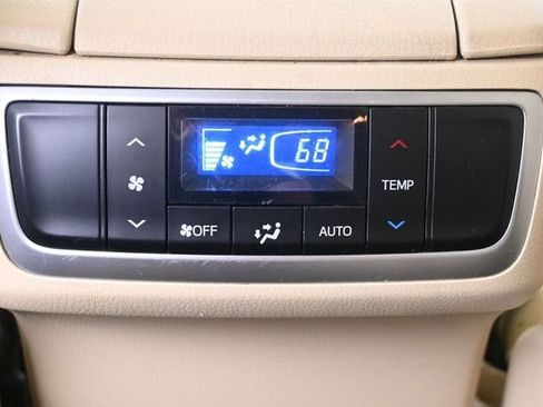 Used 2018 Toyota Highlander XLE FWD image 22