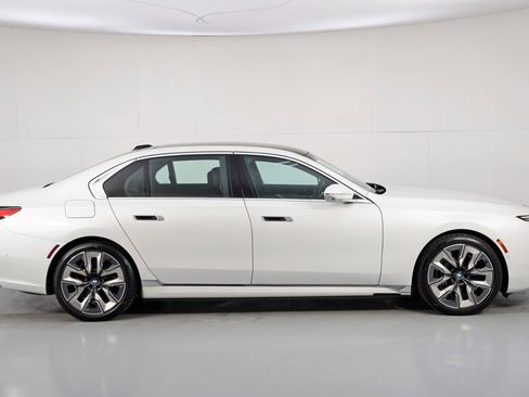 Used 2023 BMW i7 xDrive60 AWD/4WD image 61