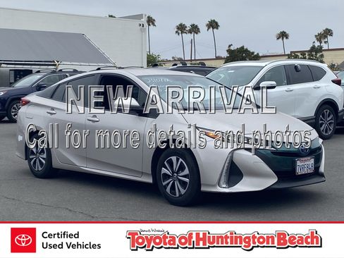 Used 2017 Toyota Prius Prime Plus FWD image 1