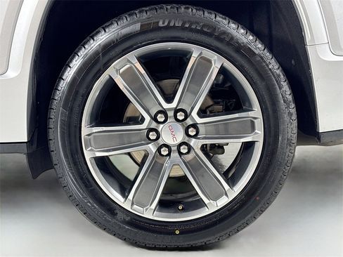 Used 2019 GMC Acadia Denali image 11