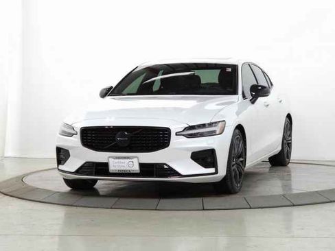 Used 2023 Volvo S60 B5 Plus w/ Climate Package image 3