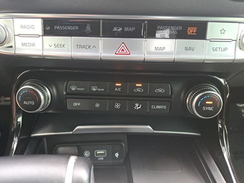 Used 2020 Kia Stinger GT1 AWD/4WD image 21
