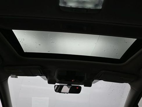 Used 2023 Subaru Crosstrek 2.5i Limited w/ Moonroof Package AWD/4WD image 18