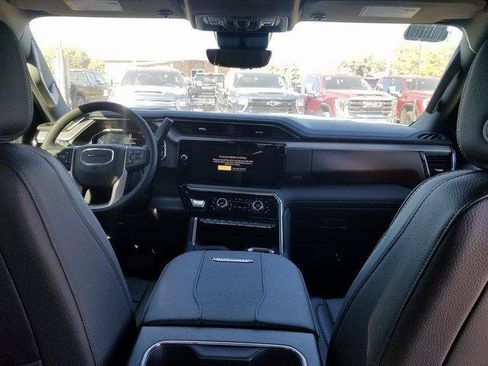 New 2025 GMC Sierra 2500 Denali w/ Denali Reserve Package image 11