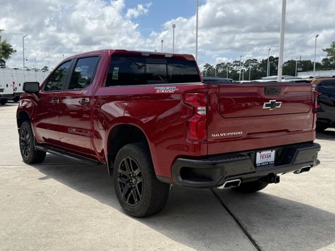 Used 2024 Chevrolet Silverado 1500 LT Trail Boss w/ LT Trail Boss Premium Package AWD/4WD image 7