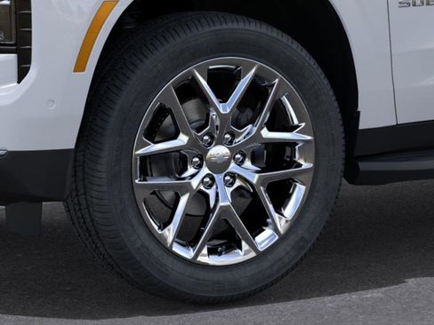 New 2026 Chevrolet Suburban Premier w/ Sun And Tow Package AWD/4WD image 9