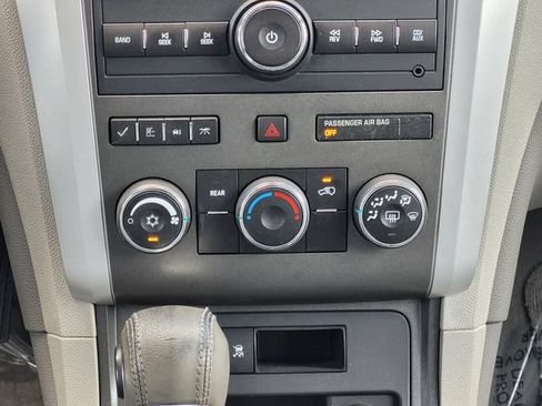 Used 2009 Chevrolet Traverse LT FWD image 17