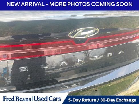 Used 2023 Hyundai Elantra SEL image 12