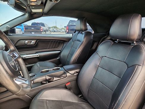 Used 2016 Ford Mustang Premium RWD image 7