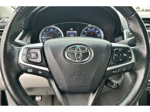 Used 2015 Toyota Camry XLE w/ Advanced Technology Package FWD image 26