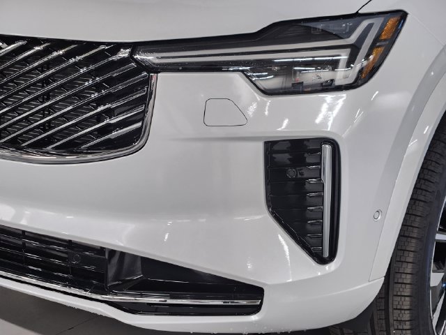 New 2026 Volvo XC90 T8 Plus w/ Protection Package Premier AWD/4WD image 12