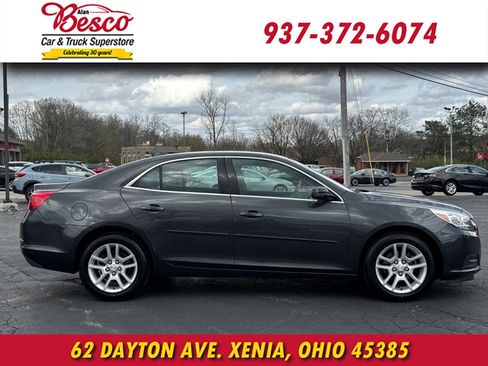 Used 2015 Chevrolet Malibu LT w/ Power Convenience Package image 3