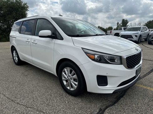 Used 2016 Kia Sedona LX w/ LX Essentials Premium Package FWD image 8