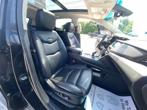 Used 2017 Cadillac XT5 Luxury w/ Driver Awareness Package FWD image 16