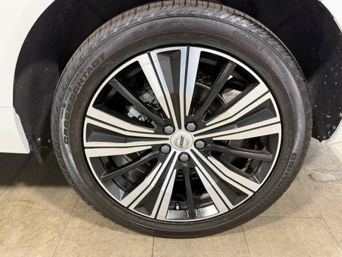 Used 2023 Volvo XC60 B5 Ultimate w/ Protection Package Premier image 16
