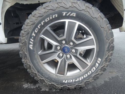 Used 2017 Ford F150 XLT w/ Equipment Group 302A Luxury image 5