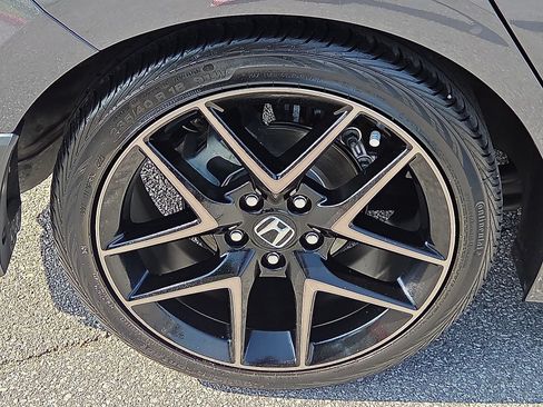 Used 2024 Honda Civic Sport Touring image 7