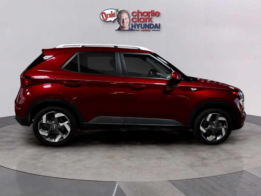 Used 2024 Hyundai Venue SEL FWD image 6