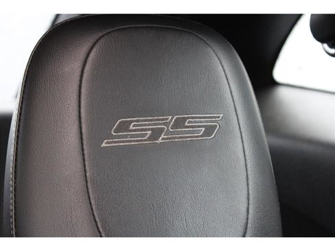 Used 2010 Chevrolet Camaro SS image 25
