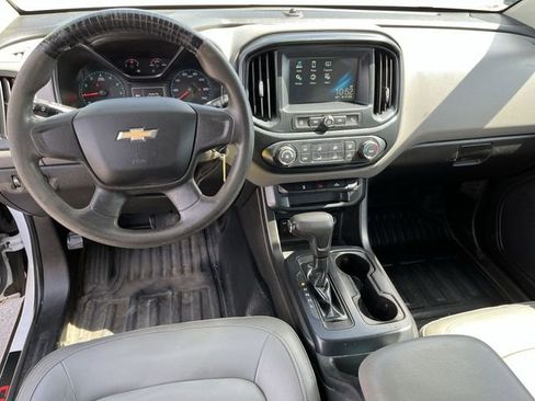 Used 2018 Chevrolet Colorado W/T RWD image 12