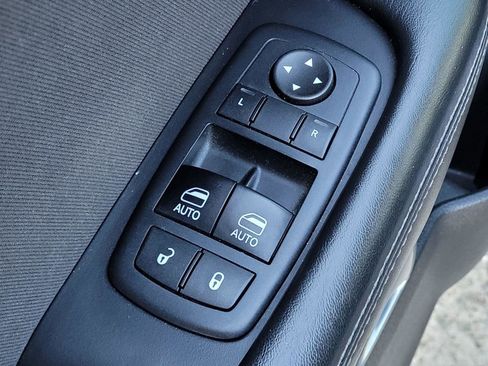 Used 2016 Dodge Challenger SXT image 16