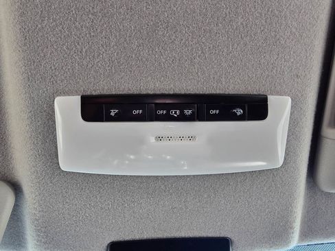 Used 2021 Nissan Kicks S image 25