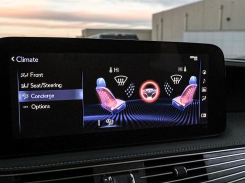 Used 2021 Lexus LS 500 w/ Accessory Package (Z1) image 30