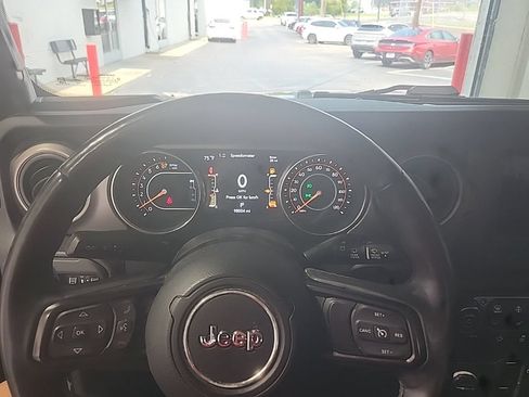 Used 2018 Jeep Wrangler Unlimited Sport S AWD/4WD image 8