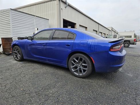 Used 2020 Dodge Charger SXT w/ Blacktop Package image 3