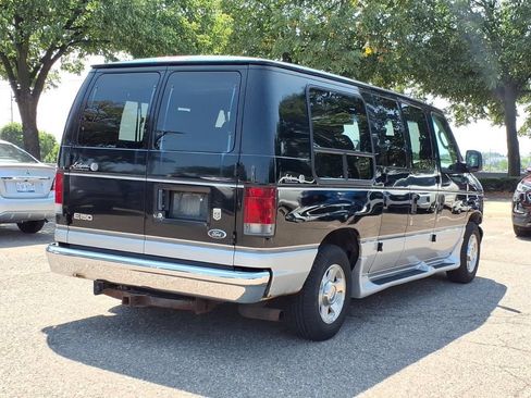 Used 2005 Ford E-150 and Econoline 150 RWD image 5