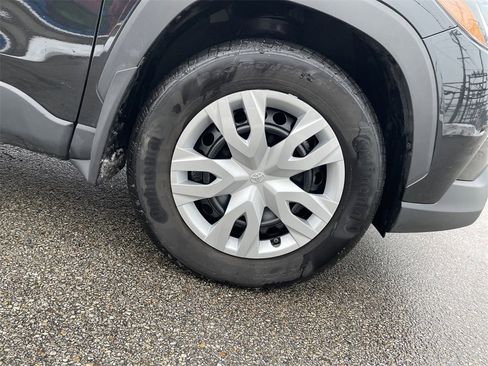 Used 2023 Toyota Corolla Cross L image 11